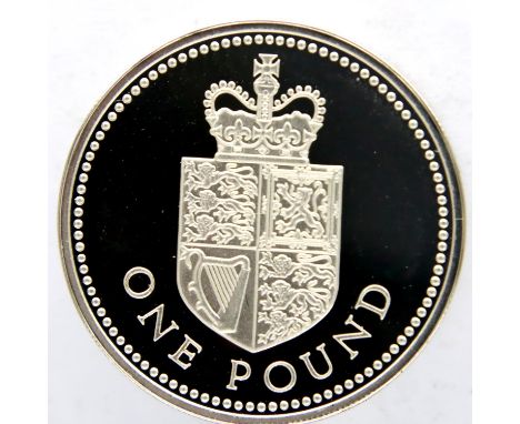 1988 Piedfort silver proof £1 coin of Elizabeth II, encapsulated, boxed with CoA. P&amp;P Group 1 (£14+VAT for the first lot 