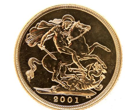 2001 gold sovereign of Elizabeth II. P&amp;P Group 1 (£14+VAT for the first lot and £1+VAT for subsequent lots) 