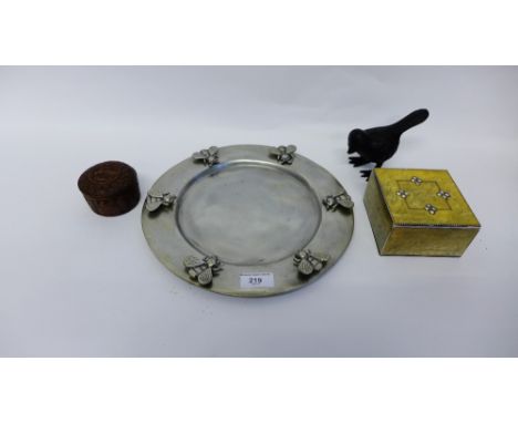 Mixed lot to include a pewter Bee tray, trinket boxes and a cast metal bird figure (a lot) 