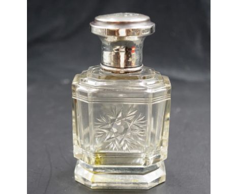 Good sterling silver &amp; cut crystal perfume bottle hallmarked London 1914, maker: Bradley British Overseas Ltd, height 12.