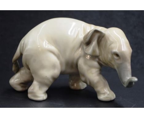 Lladro elephant figure marked to base, (height 6cm approx).