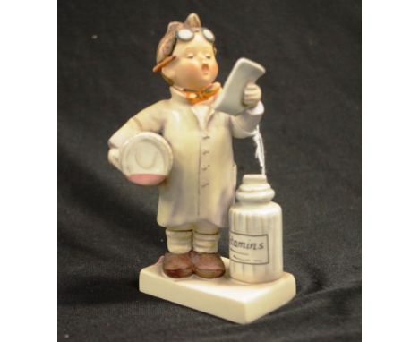 Goebel Hummel "little pharmacist" figurine height 15cm approx