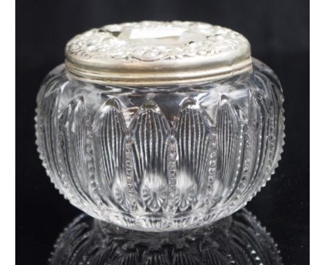 Sterling silver top crystal bowl with import marks, 7cm height approx
