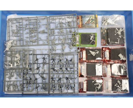 Citadel Games Workshop and similar a large quantity of plastic &amp; metal 28mm scale Fantasy Figures to include Lord of the 