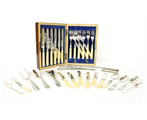 A collection of silver items, to include bone handled fruit knives, a shoehorn, fruit knives and various flatware (qty)