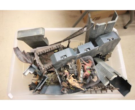 Quantity of original Lord of the Rings play sets including figures in good condition