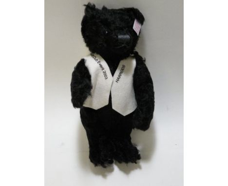 Boxed Steiff Club 2003 Teddy Bear in black, 21cm in height with certificate, excellent condition