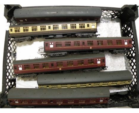15 OO gauge Lima coaches