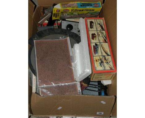 Large Box of Mixed OO Gauge Model Railway Accessories including Boxed Lima Buildings, Turntable, etc 