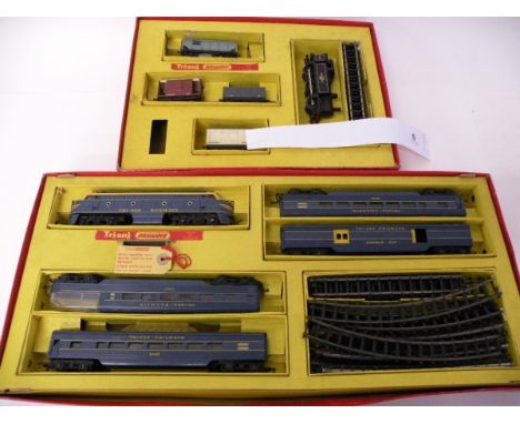 Boxed OO gauge Triang RS14 electric model railroad set with engine and all stock and boxed Triang OO gauge R3R with engine