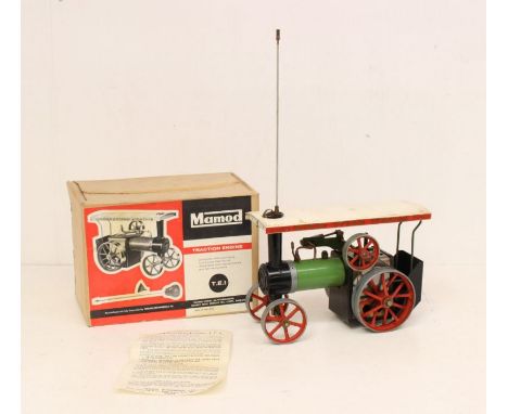 Mamod: A boxed Mamod, Traction Engine, Reference TE1. Original box, general wear expected with age. Condition appears used. P