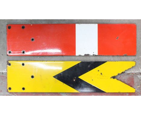 Railwayana: An original enamelled metal BR distance signal arm, yellow with black arrow to one side, white with black arrow t