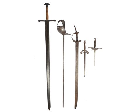 Edged weapons: a British Army 1899 pattern gymnasia sword, slender blade 33 in., with inspection stamps and marked for Wilkin