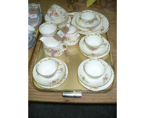 A Mintons " Lorraine " floral pattern tea service, 22 pieces.