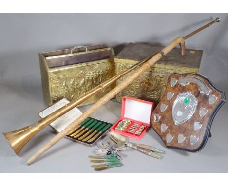 Collectables, including; an embossed brass coal box, a brass Canterbury, a copper hunting horn and sundry, (qty). 