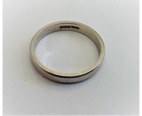 A platinum plain wedding ring, ring size I, weight 3 gms.