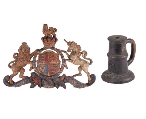 A 17th or 18th-century bronze 'thunder mug' (signal cannon), with loop handle and ribbed centre, on a spreading base, 14 cm h