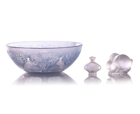 A René Lalique 'Vases' pattern bowl, number 3219 (c.1921), with stainted blue floral patterns outlining bulbous vases, etched