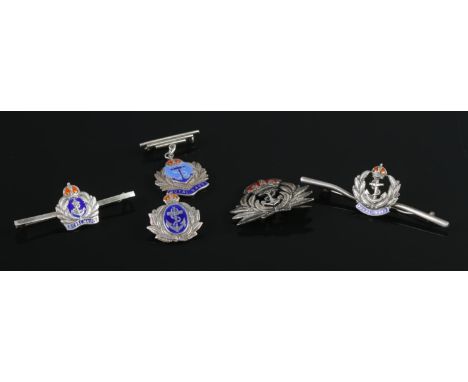 Five sterling silver and enamel Royal Navy brooches, fobs and badges. Total weight: 25.2g  