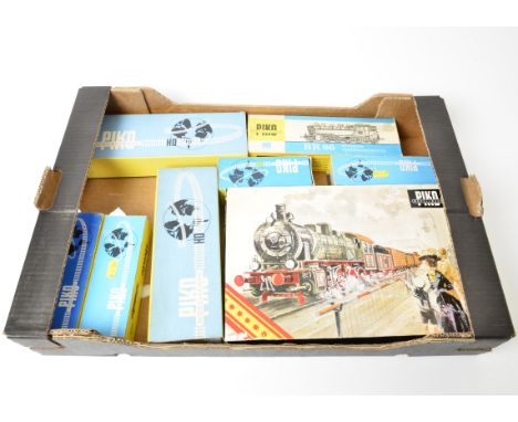 Piko HO Gauge Continental Steam Locomotives and Stock, including KPEV Old-timer train pack with 0-8-0 and tender no 5216 in g