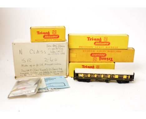 Triang Kitbuilt and Modified TT Gauge Rolling Stock and Kits, including boxed Triang T275 tank wagon, T72 and T170 wagons, an