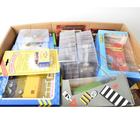 Modern Diecast Vehicles, a boxed/packaged collection of vintage and modern private, commercial and competition vehicles 1:32 