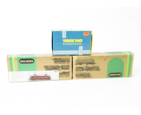 Trix HO Gauge 2-rail German Electric and Diesel Locomotives, comprising ref 22442, a DR type EP5 2-B-B-2 pantograph locomotiv