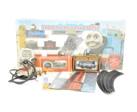 Hornby 00 Gauge Thomas Train Set and Locomotives Lima Railcar and Accessories, R181 Thomas Electric Set comprising 0-6-0 Thom