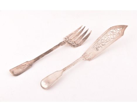 A pair of Victorian silver fish servers, hallmarked London 1870 by&nbsp;Chawner &amp; Co, fiddle and thread pattern, slice le