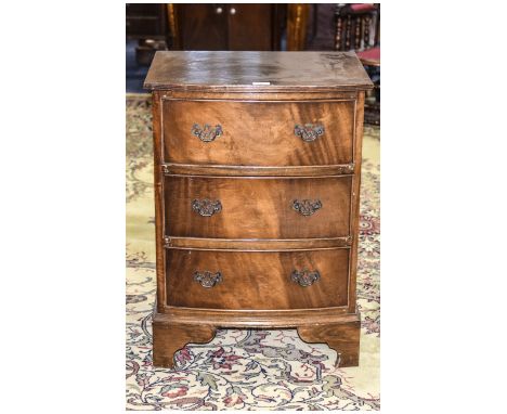 Small Chest Of Bow Fronted Drawers Three Long Drawers Raised On Bracket Feet. Height 29 Inches 21 x 17 Inches Deep