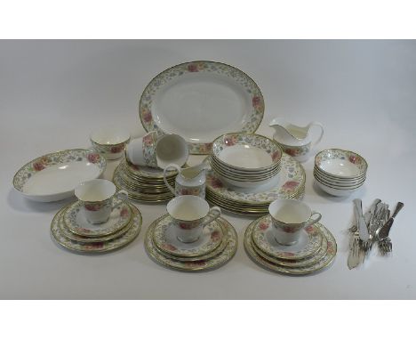 Royal Doulton Dinner & Tea Service Claudia pattern comprising including  6 x 11'' dining plates, 6 x 8'' plates, 7 x side pla