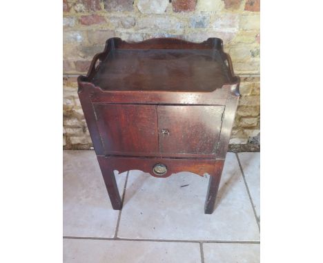 A Georgian mahogany tray top commode. 76cm tall x 52cm x 45cm. Removed from a Cambridge property, owned by a University of Ca