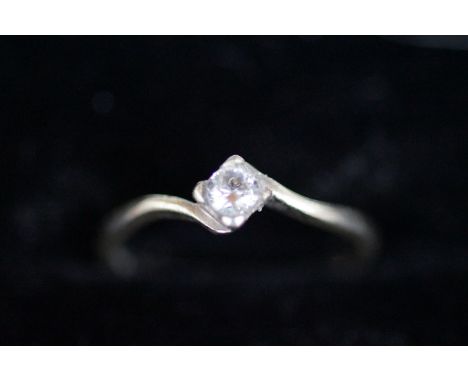 9ct White gold solitaire ring 