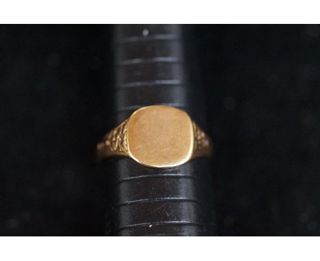 9ct Gold signet ring Size W