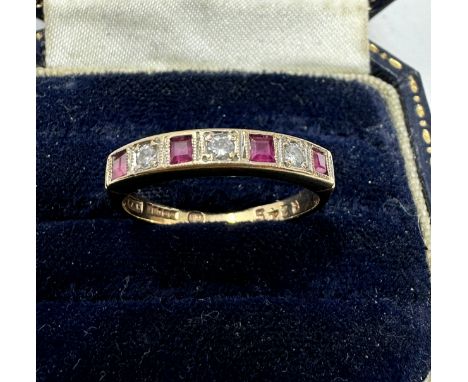 9ct gold vintage ruby &amp; diamond  ring (2g) 