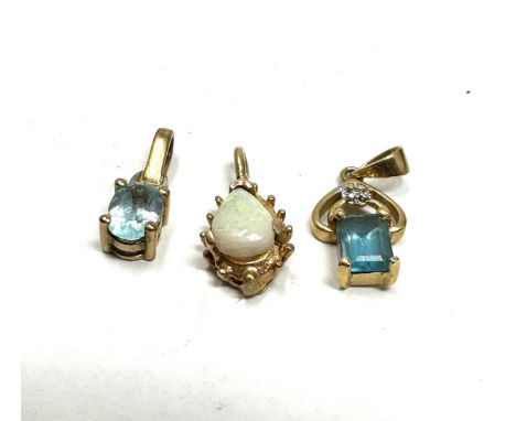 3x 9ct gold diamond, blue topaz &amp; opal pendants (2.1g) 