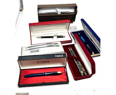 Selection of boxed pens inc 14ct gold parker fountain pen 