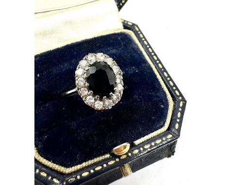 9ct white gold vintage sapphire &amp; CZ cluster ring (3.1g) 
