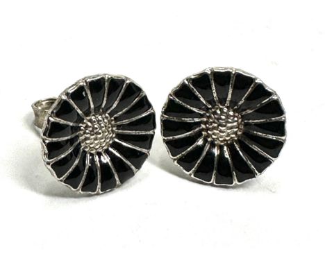A pair of silver enamel daisy earrings by Georg Jensen (3g) 