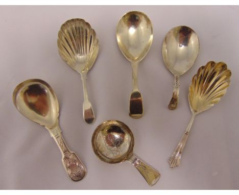 Six hallmarked silver Georgian, Victorian and modern caddy spoons of various shape and form, approx total weight 70g