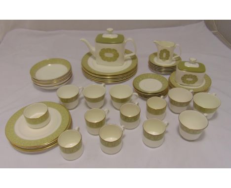 Royal Doulton Sonnet part dinner and tea service to include plates, cups and saucers (52)