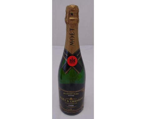Moet and Chandon vintage 1998 champagne 75cl bottle Millese Blanc