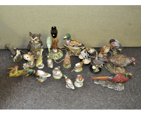 A ceramics budgerigar lamp base and other bird figures, including Royal Worcester (20)