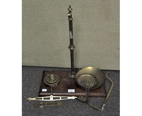 A set of Avery brass apothecary's scales and weights, stamped Patent Agate Balance