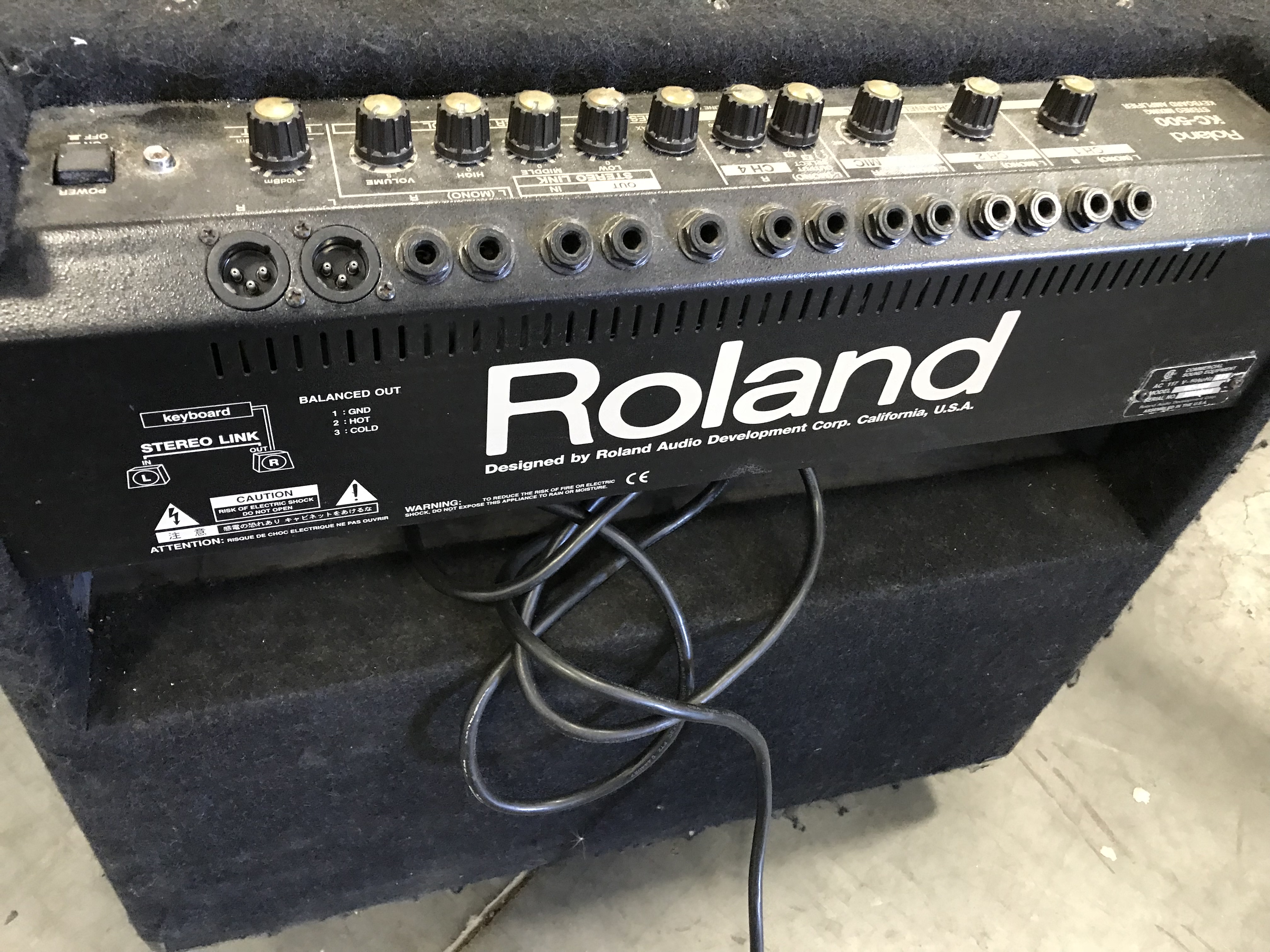 ROLAND KC500 STEREO MIXING KEYBOARD AMPLIFIER