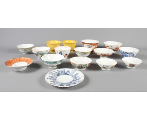 A collection of sixteen Chinese porcelain tea bowls, various (rim chips and other damages)