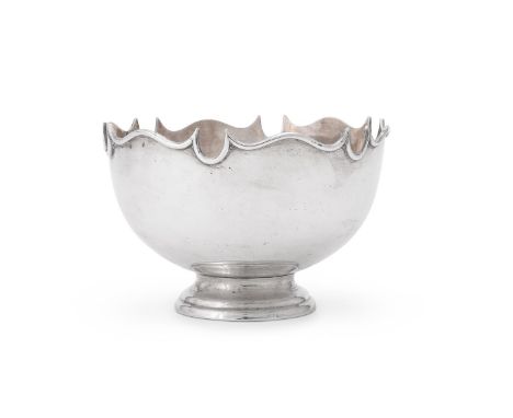 
	
		A SILVER ROSE BOWL 
		THOMAS BRADBURY &amp; SONS LTD, SHEFFIELD 1915 
		With a moulded and shaped rim, on a moulded circ