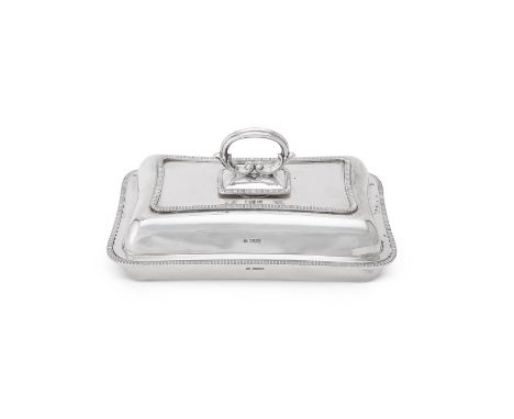 
	
		A SILVER ROUNDED RECTANGULAR ENTRÉE DISH, COVER AND HANDLE 
		FENTON BROTHERS LTD, SHEFFIELD 1930 
		With a nulled band 