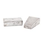 AN EDWARDIAN PLAIN SILVER WEDGE SHAPED BOX, GREY & CO.