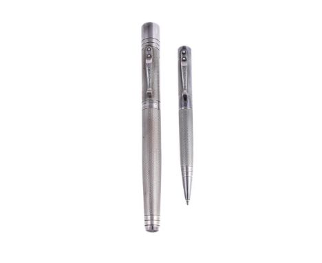 
	
		YARD. O. LED, A SILVER FOUNTAIN PEN AND PENCIL
		BIRMINGHAM 2007
		Cap and barrel: Engine turned decoration 
		Nib and f